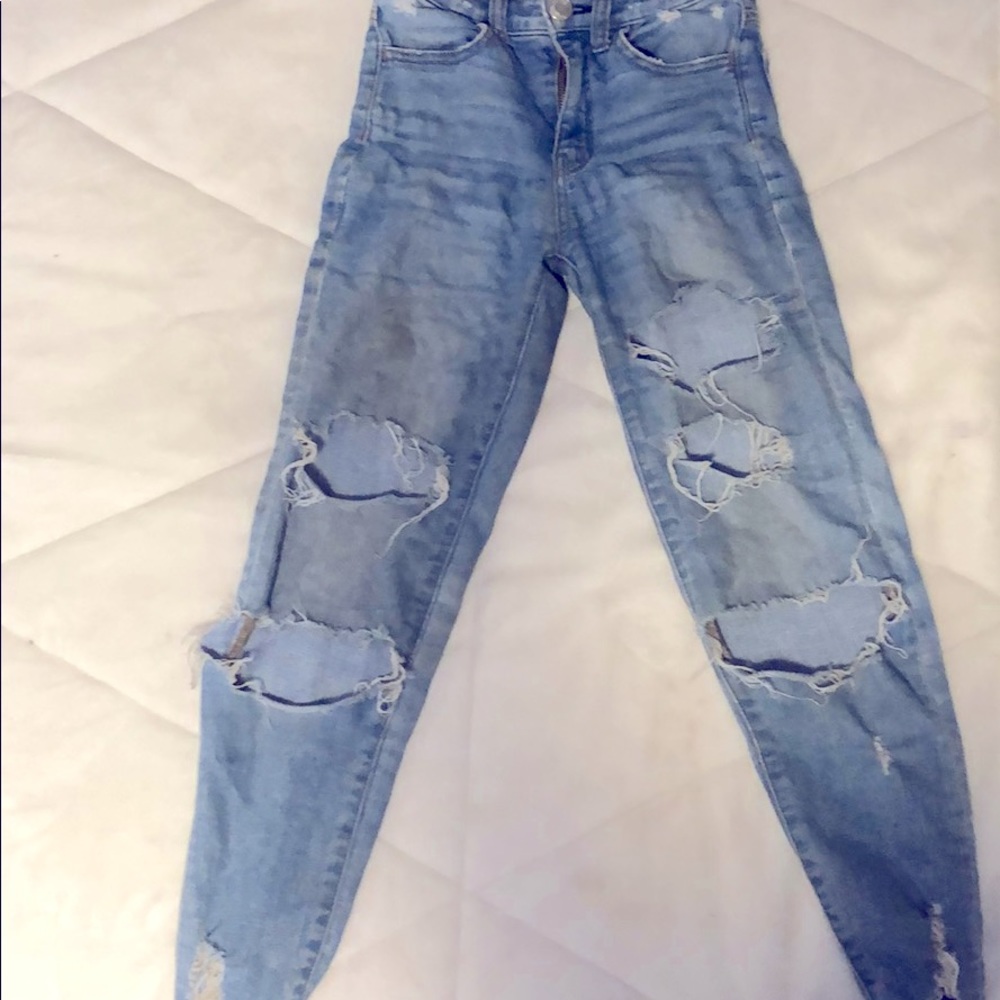 Stretching skinny jeans